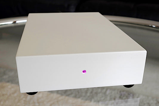 Schumann-Frequenz-Generator 7,83 Hertz in weiß (RAL 9010)